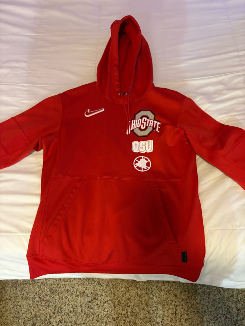 Nike Red Dri-FIT Pullover Hoodie with Logo Accent